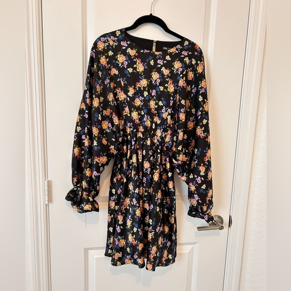 Zara Mini Floral Dress, Long Sleeve, Flower Print, Size M, NWOT - Picture 2 of 13